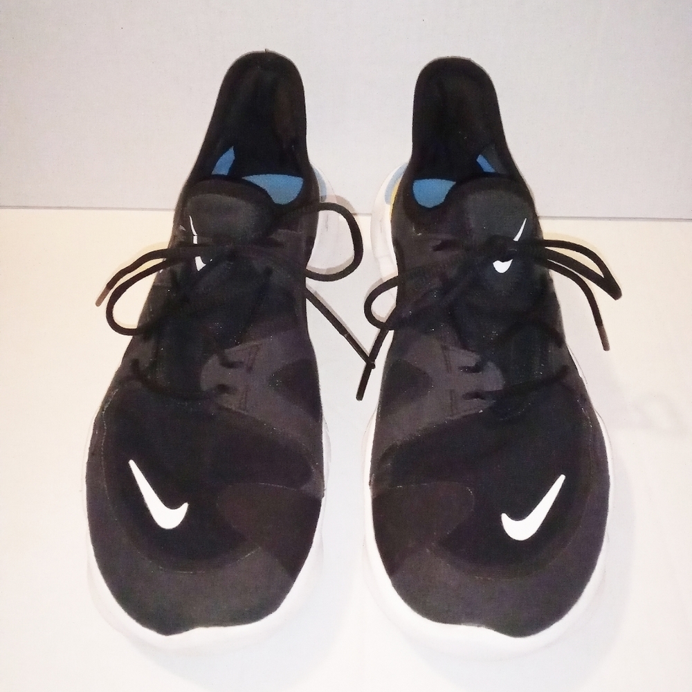 Nike free 5.0 running shoes AQ1289-013 size 8.5